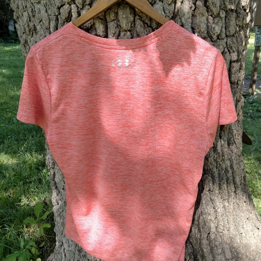 ⬇️ Price Drop!⬇️Under Armour Heat Gear Shirt in size L - Picture 3 of 4